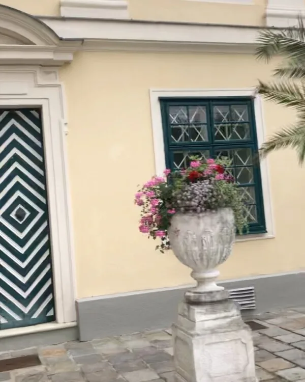 Entrance and flowers at Schloss Laudon.