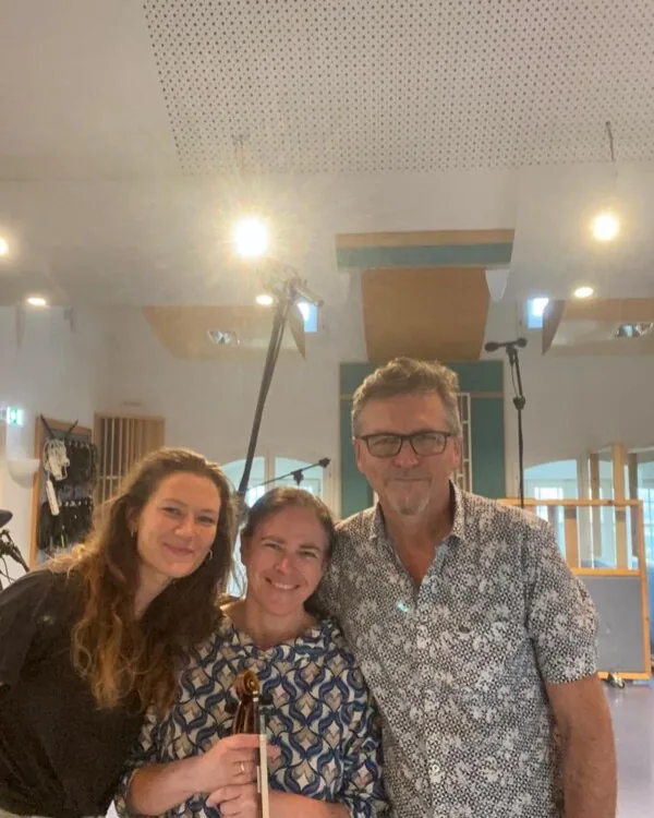 Three musicians during the recording at Schloss Weinberg.