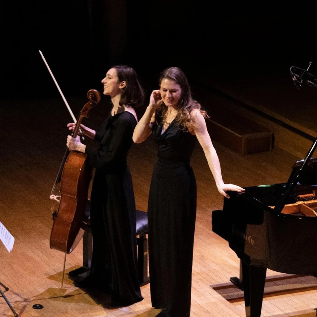 Julia Maria Sliwa mit Cristina Basili