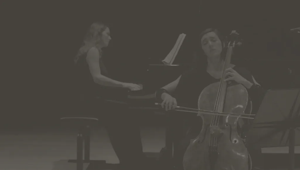 Julia Maria Sliwa spielt Grieg mit Cristina Basili