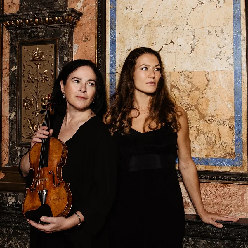 Julia Maria Sliwa und Anne Harvey-Nagl